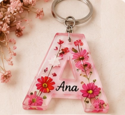 Chaveiro letra A com flores rosas e nome Ana
